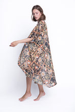 Load image into Gallery viewer, Beach kimono Exotic flower