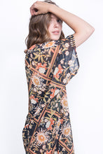 Load image into Gallery viewer, Beach kimono Exotic flower